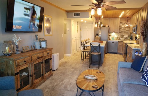 South Padre Island Condo | Beachfront Condo with Ocean View and Pool Access