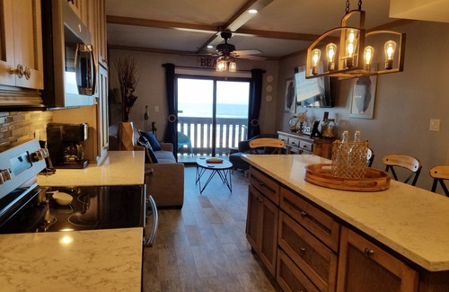 South Padre Island Condo | Beachfront Condo with Ocean View and Pool Access