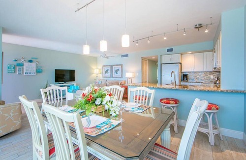 Bradenton Beach Condo | Oceanfront Coquina Beach Club #205 with Pool & Breakfast