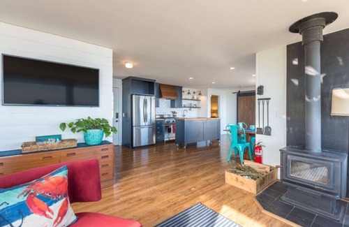 Sequim House | Stunning Sequim Beach Haven: Breathtaking Views & Pet Friendly