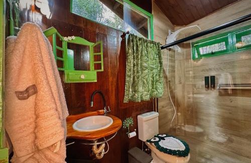 Bueno Brandao Cabin | Magical Sequoia Treehouse: Rated 9.9, Pet-Friendly Oasis