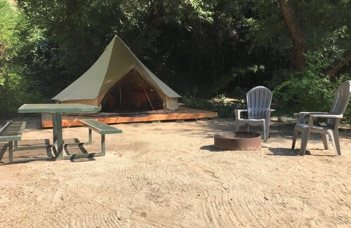 Three Rivers RV Rental | Cozy Sequoia Jewel: Unique Bell Tent Near National Park