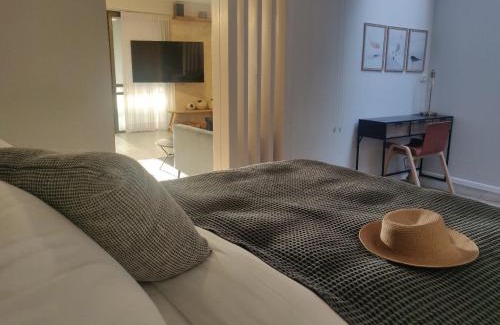 Emek Izrael Cabin | Unforgettable Oceanfront Retreat at Sera Suites