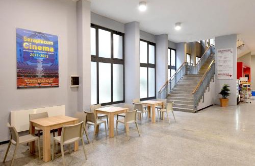 Quartiere XX Ardeatino Hotel | Discover Serafico Guesthouse: Family-Friendly Haven