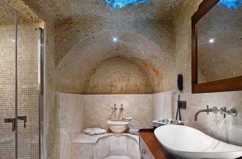 Urgup Hotel | Discover Seraphim Cave Suites & SPA: Top-Rated 5-Star Retreat
