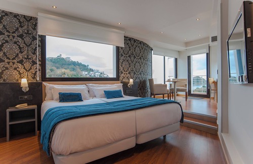 Antiguo Hotel | Discover Comfort at Sercotel Codina with Spa & Breakfast