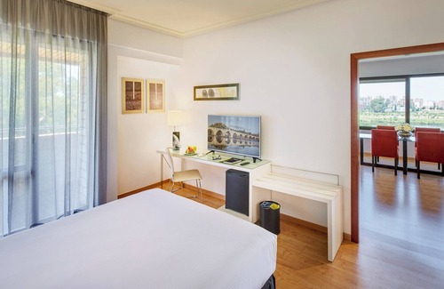 Badajoz Old Town Hotel | Elegant Sercotel Gran Hotel Zurbarán: Spa & Family-Friendly