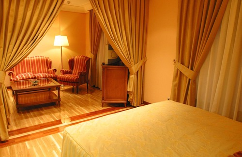 Ciudad Real Hotel | Relaxing Stay at Sercotel Guadiana with Spa & Pool Access