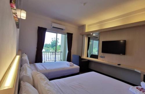Bandar Baharu District Hotel | Serdang Lake View Resort: Child-Friendly Retreat