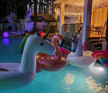 Seremban Villa | Family-Friendly Seremban Resort Villa with Pool Access