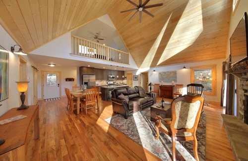 Hendersonville House | Brand New Getaway Near Pisgah & Dupont State Forests