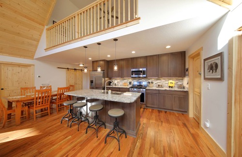 Hendersonville House | Brand New Getaway Near Pisgah & Dupont State Forests