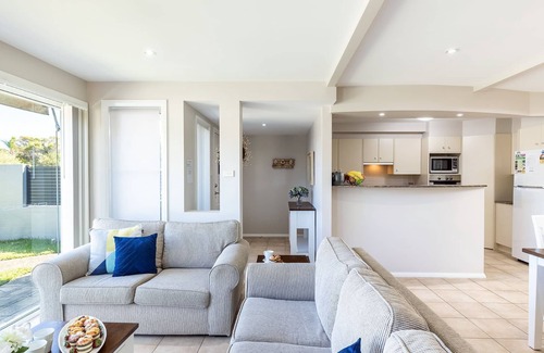 Fingal Bay Apartment | Experience Serendib @ Sandcastles Fingal Bay with Pool & Breakfast