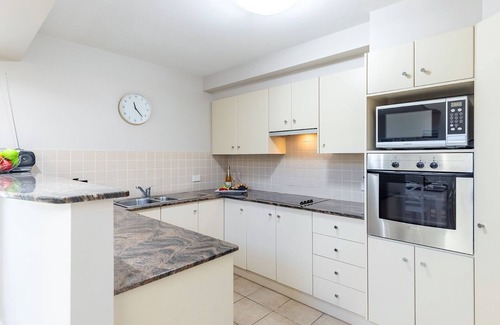Fingal Bay Apartment | Experience Serendib @ Sandcastles Fingal Bay with Pool & Breakfast