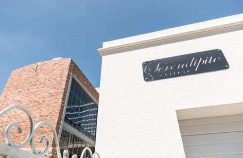 Franschhoek Villa | Serendipite Villa: 4-Star Oceanfront Retreat with Pool