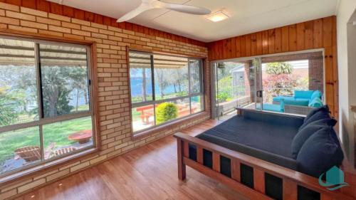 Balcolyn House | Discover Serendipity: Pet Friendly & Top-Rated Stay!