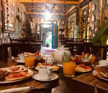Nuwara Eliya House | Discover Serendipity Lake: Artistic Bungalow Getaway