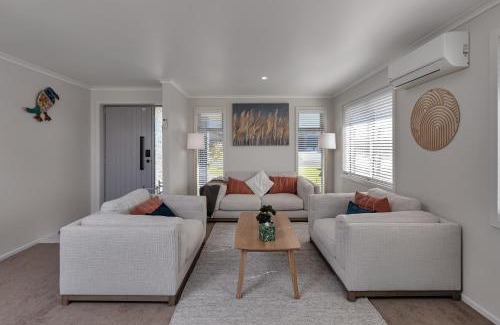 One Tree Point House | Serendipity - One Tree Point Holiday Home