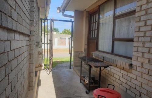 Despatch Apartment | Guest Rated: Serendipity Self-Catering Apartment for Families
