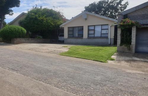 Despatch Apartment | Guest Rated: Serendipity Self-Catering Apartment for Families