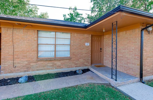 Sherman House | Pet-Friendly Retreat at Serendipity Sherman Duplex
