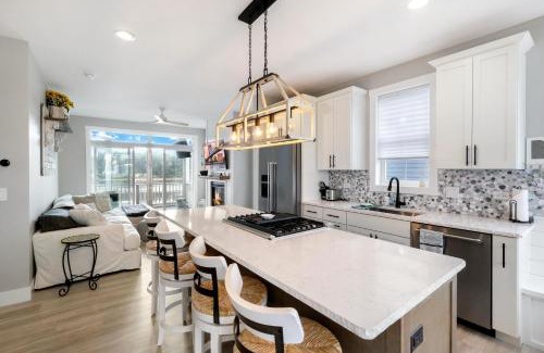 Ottawa House | Discover Serendipity: 4-Star Family & Pet Friendly Retreat
