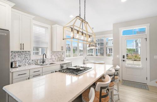 Ottawa House | Discover Serendipity: 4-Star Family & Pet Friendly Retreat