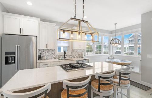 Ottawa House | Discover Serendipity: 4-Star Family & Pet Friendly Retreat