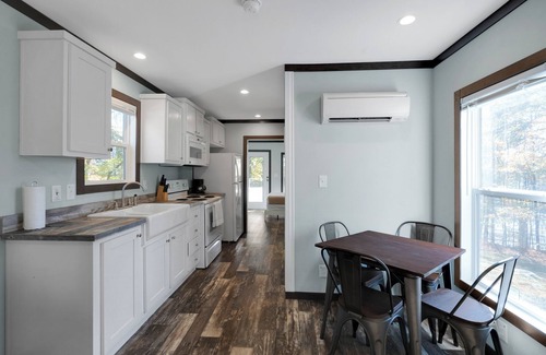 Jamestown Cabin | Cozy 1-Bedroom Tiny Home Near Marina and Boat Ramp!