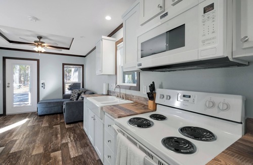 Jamestown Cabin | Cozy 1-Bedroom Tiny Home Near Marina and Boat Ramp!