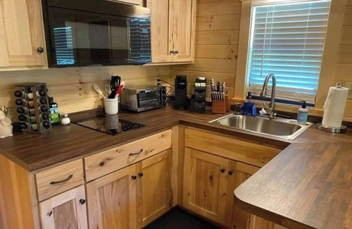 Asheboro House | Tranquil 1BR Cabin with Loft & Waterview near NC Zoo