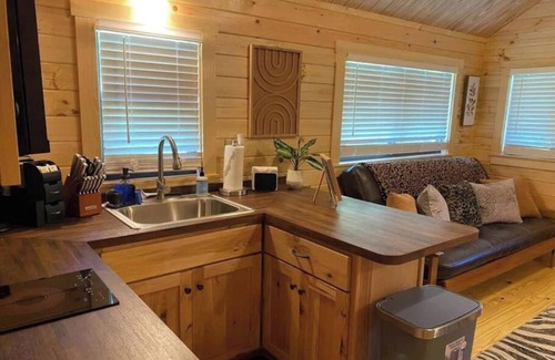Asheboro House | Tranquil 1BR Cabin with Loft & Waterview near NC Zoo