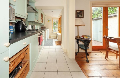 Rathfarnham House | Serene 2BD Home w/Garden — Newtown Little, Dublin!