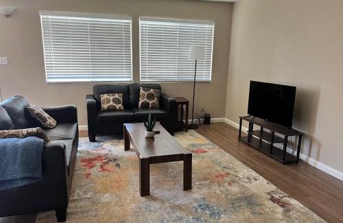 Fresno Apartment | Cozy 2-Bed Condo with Parking Ideal for Families