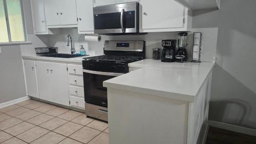 Austin House | Relaxing 2BR Hideaway Close to Downtown & Family-Friendly
