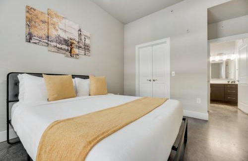 Dallas Apartment | Serene 2BR I Pool I Gym I Free Parking I Workspace