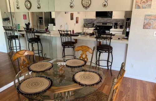 Laughlin Condo | Relaxing Condo with Pools & Hot Tub Near River and Casinos