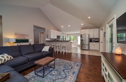 Greenville - Spartanburg House | Pet-Friendly 3BR Retreat Near Downtown with Fenced Yard