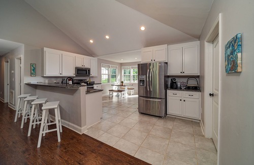 Greenville - Spartanburg House | Pet-Friendly 3BR Retreat Near Downtown with Fenced Yard