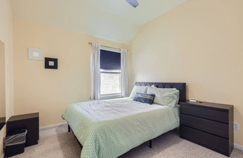 Stone Canyon House | Inviting 3BR Scandinavian Retreat with Breakfast Included