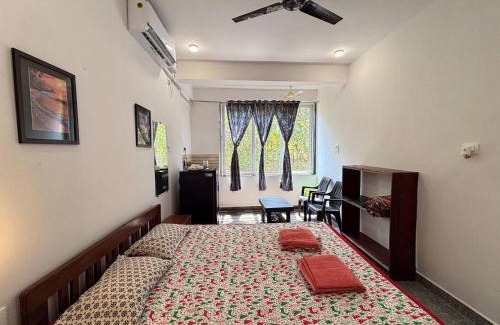 Arambol Apartment | Serene Arambol Retreat - Private Studio with Garden View