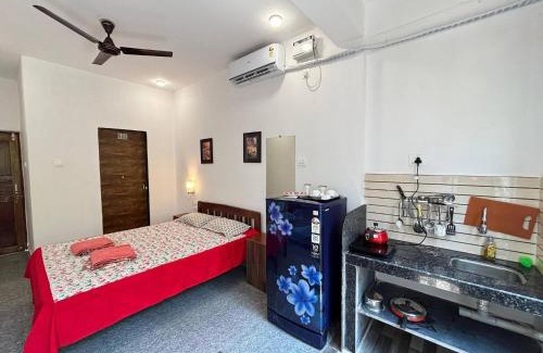 Arambol Apartment | Serene Arambol Retreat - Private Studio with Garden View