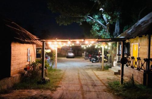 Sanapur House | Budget-Friendly Stay at Serene Boulder - Pet & Child Friendly