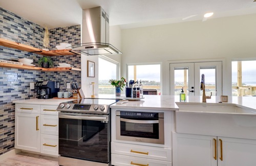 Burnet House | Tranquil Burnet Escape with Breathtaking Buchanan Lake Views