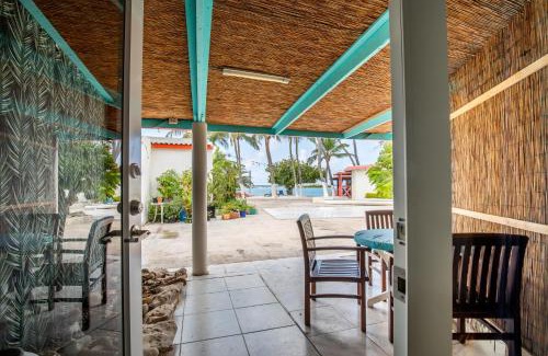 De Bruynewijk Hotel | Beachfront Retreat: Serene by the Sea with Ocean Views
