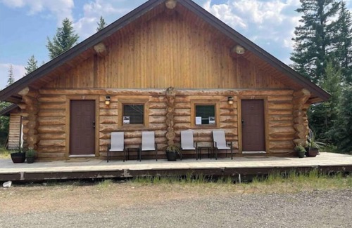 Lac Le Jeune Apartment | Tranquil Cabin Retreat by the Pond with Pool & Pet Welcome