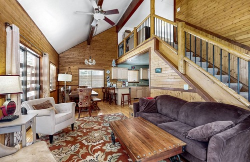 Serene Lakes Cabin | Serene cabin: cozy, dog-friendly retreat w/modern amenities & rustic charm