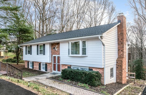 Stafford House | Discover Serene Cave: Family-Friendly Stay in Stafford, VA