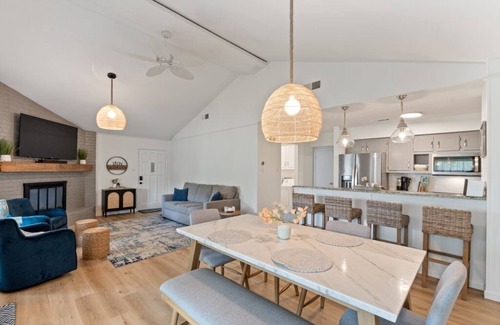 Gun Barrel City House | Tranquil Cedar Creek Lake Home with Firepit & Kayaking
