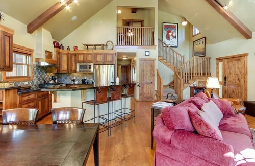 Tamarack Ski Chalet | Chalet Charmant 3BR with Pool and Spa at Tamarack Resort